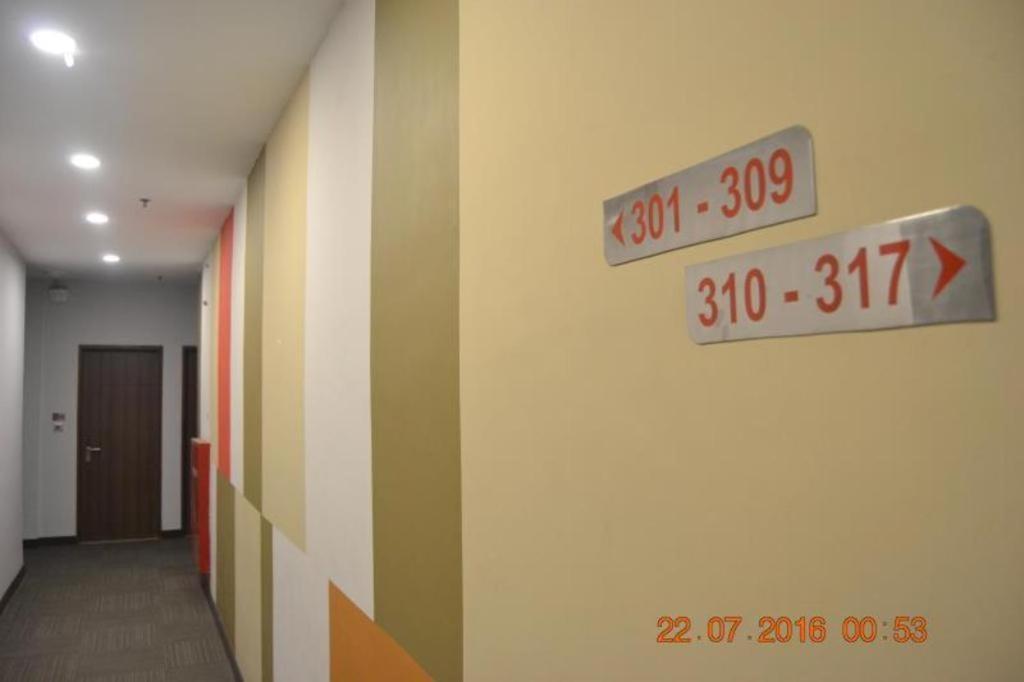J Hotel Медан Екстериор снимка