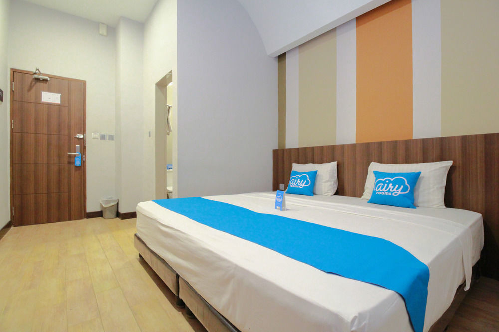 J Hotel Медан Екстериор снимка