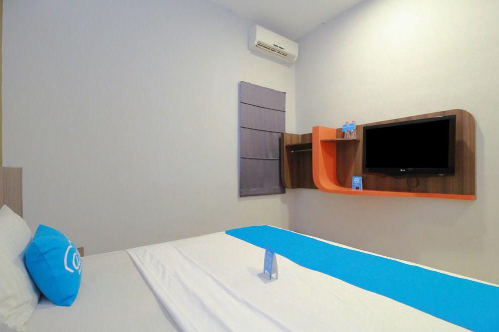 J Hotel Медан Екстериор снимка