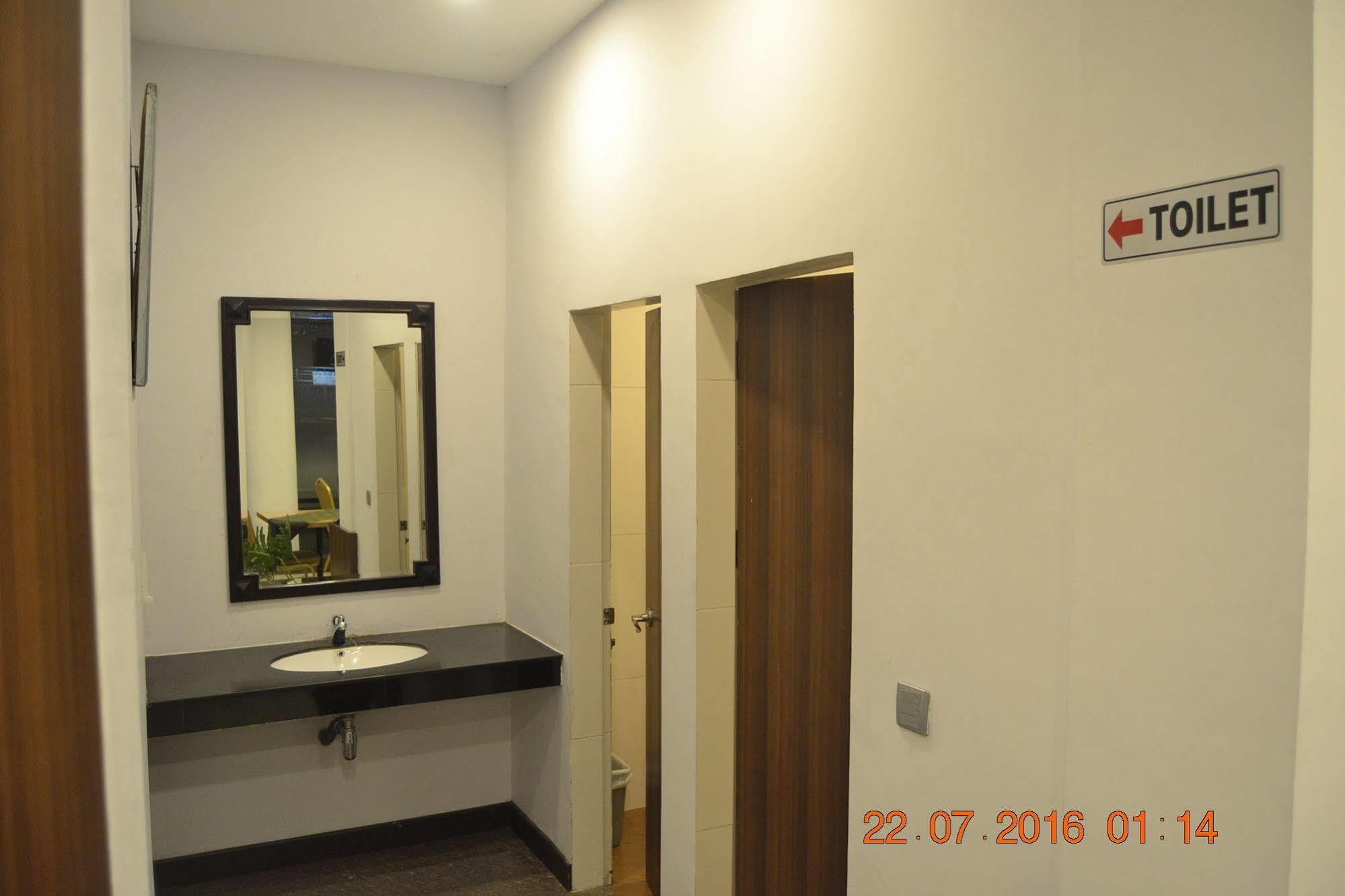 J Hotel Медан Екстериор снимка