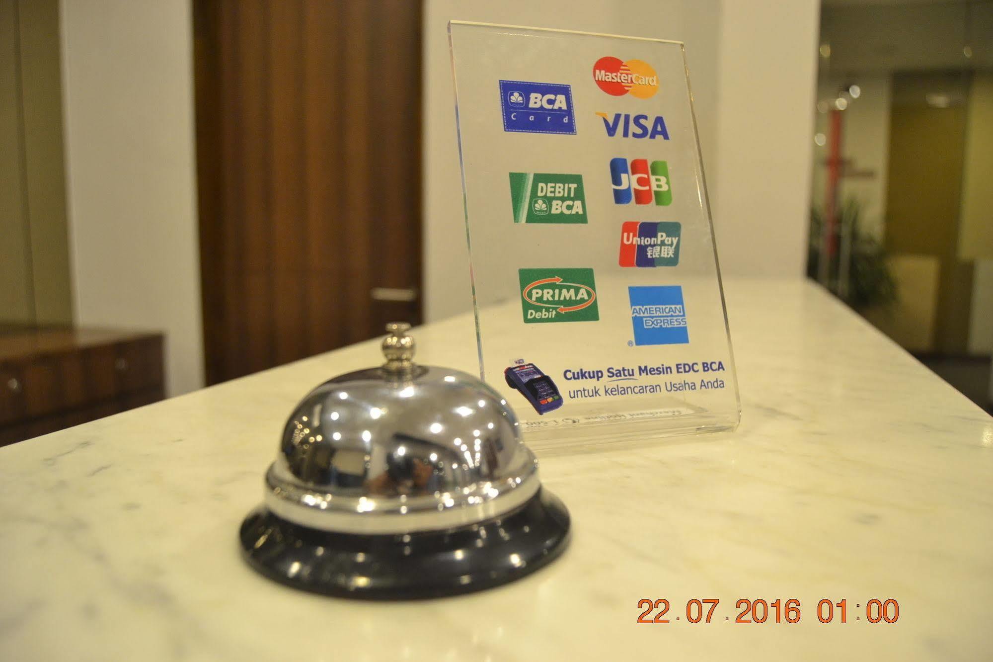 J Hotel Медан Екстериор снимка